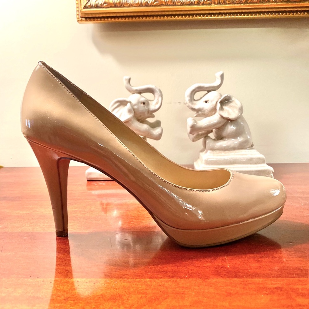 Joan & David Tan leather heels Size 10.5